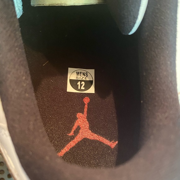 Air Jordan XI low size 12 - Picture 10 of 13